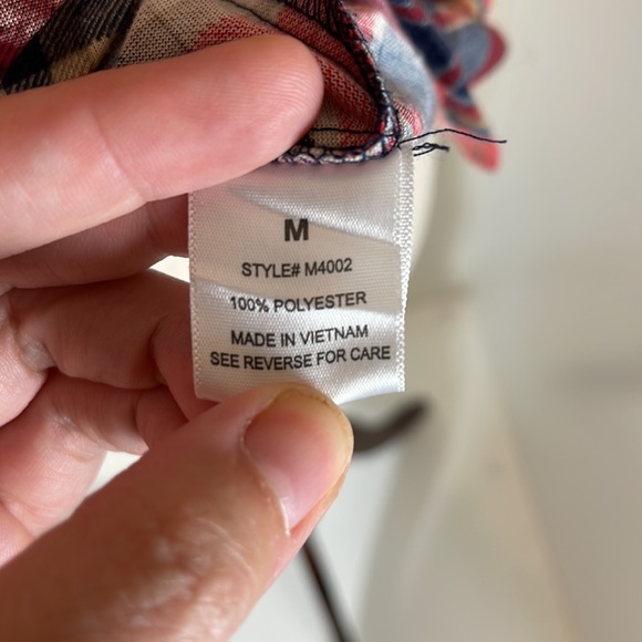 EUC A Collection Plaid Sleeveless Plaid Shirt Size Medium - Picture 6 of 7